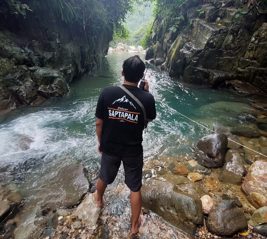 Curug Leuwi Hejo, Surga Tersembunyi Dekat Jakarta dengan Air Hijau Toska – Yuk Main Air Sekalian Healing!